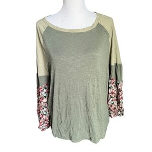NWT Byron Bay Women’s Green Paisley Scoop Neck Top Size L
